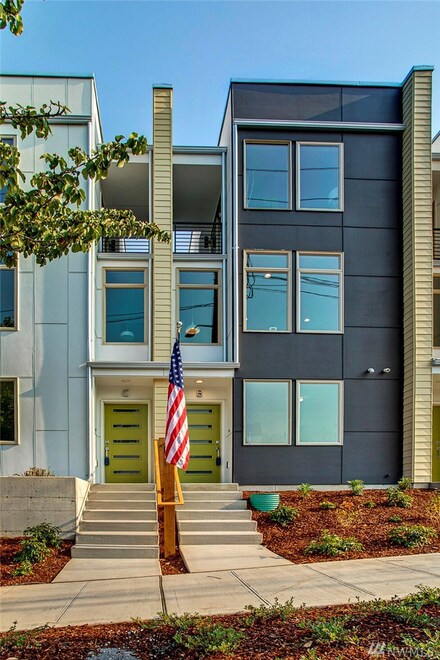 2624 SW Genesee St Unit B, Seattle, WA 98126