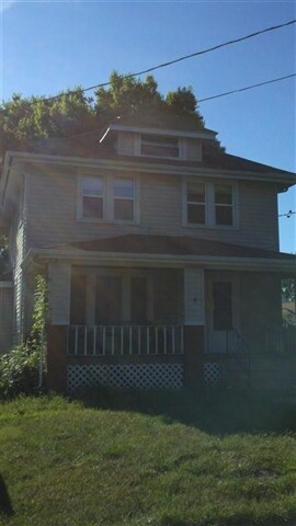411 Caroline St, Janesville, WI 53545