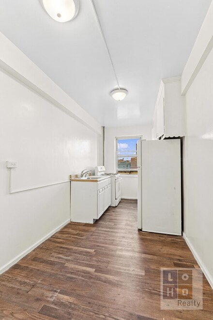 550 Grand St Unit J8E, New York, NY 10002