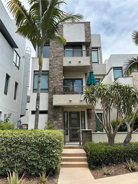 5823 Seahorse Ct, Playa Vista, CA 90094