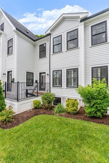 21 Chickatawbut St Unit 2, Boston, MA 02122