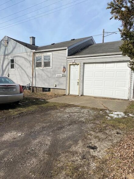 2106 E Lincolnway, La Porte, IN 46350