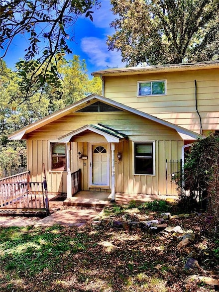 3 Armstrong St, Eureka Springs, AR 72632