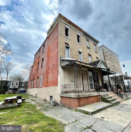 4150 Pennsgrove St, Philadelphia, PA 19104