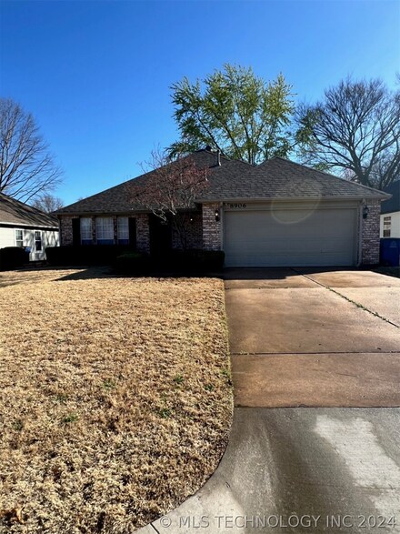 8906 E 100th Place, Tulsa, OK 74133
