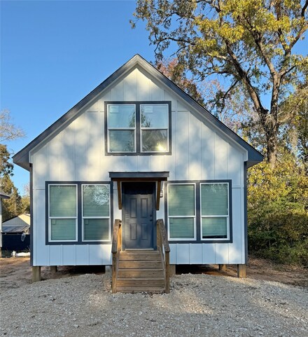 91 Willow Oak Ln, Point Blank, TX 77364