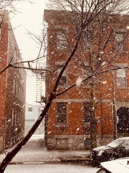 68 Frankfort St, Boston, MA 02128