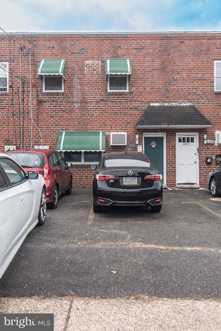 6415 Edmund St, Philadelphia, PA 19135
