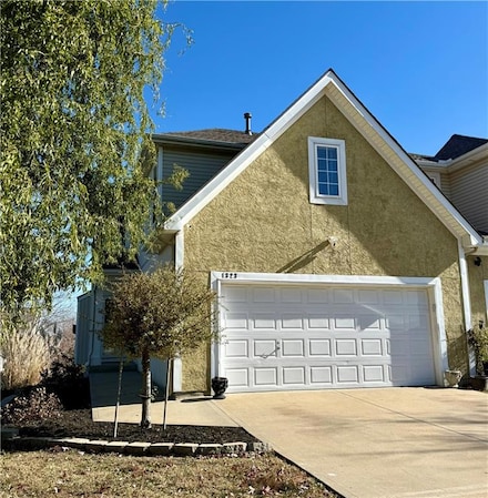 1323 N 158th St, Basehor, KS 66007