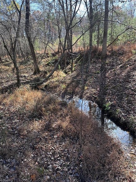 5 Stephens Trail Rd, Sandy Ridge, NC 27046