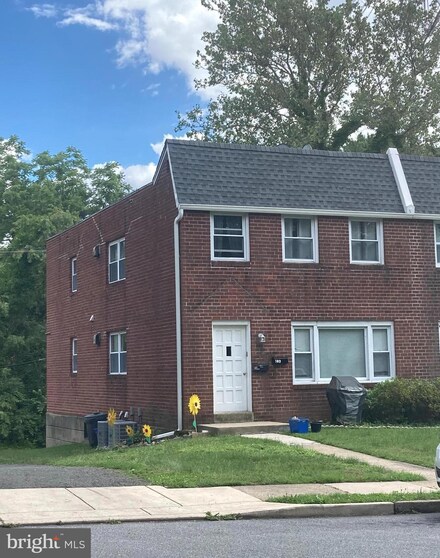 102 W Maryland Ave, Aldan, PA 19018