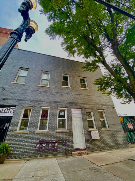 2337 W Lake St Unit 2W, Chicago, IL 60612