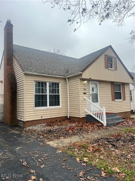 1804 Glenridge Rd, Euclid, OH 44117