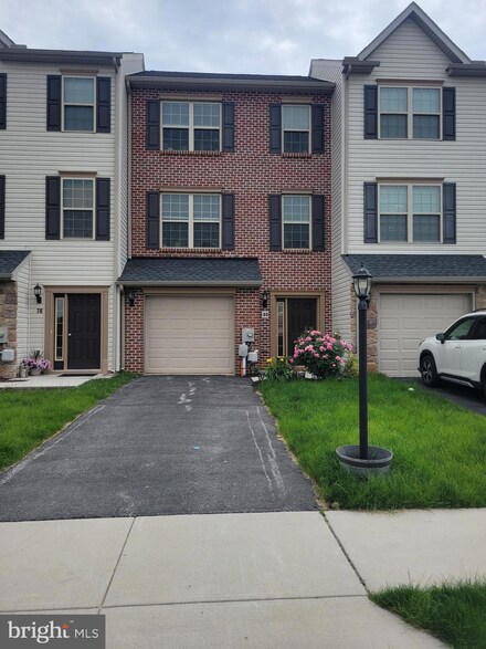 80 Katelyn Dr, New Oxford, PA 17350