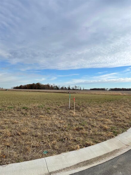 523 Aviation Dr, Ossian, IN 46777