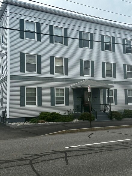 152 Maple St, Manchester, NH 03103