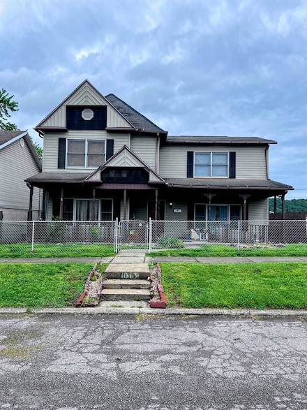 1013 Pine St, Kenova, WV 25530