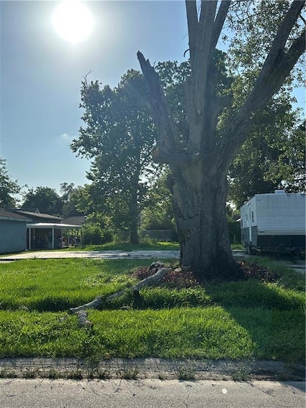 213 Destrehan Dr, Destrehan, LA 70047