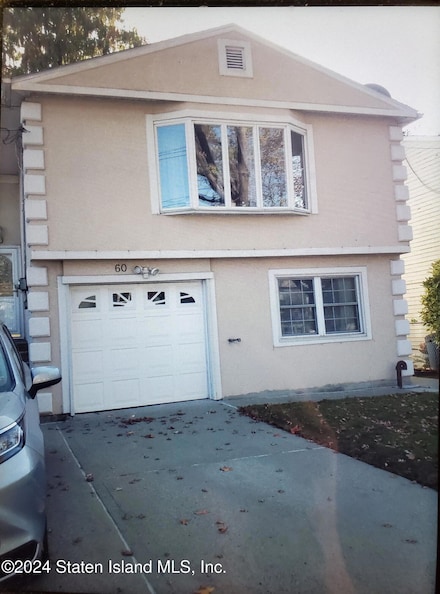 60 Dreyer Ave, Staten Island, NY 10314