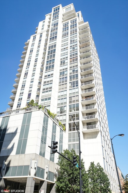 200 W Grand Ave Unit 1202, Chicago, IL 60654
