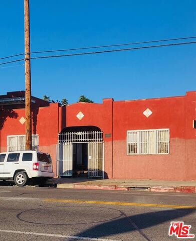 4334 S Main St, Los Angeles, CA 90037
