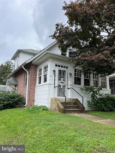 600 E 19th St, Chester, PA 19013