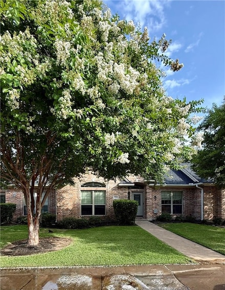 211 Hartford Dr, College Station, TX 77845