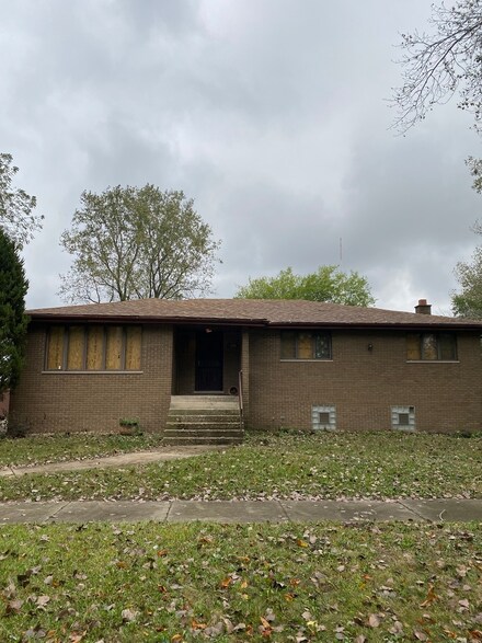 14315 S Manistee Ave, Chicago, IL 60633
