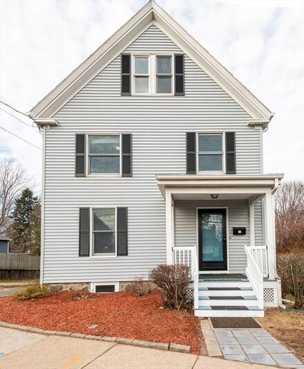 17 Lynnfield St, Peabody, MA 01960