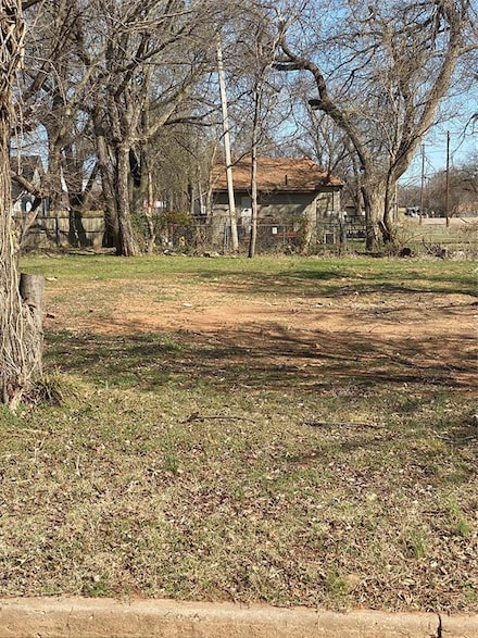 516 S 2nd St, Guthrie, OK 73044