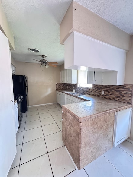 228 Meadowlawn St, La Porte, TX 77571