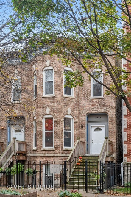 2323 W Harrison St Unit 2, Chicago, IL 60612