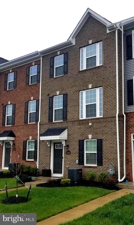 11398 Willow Green Cir, Manassas, VA 20109