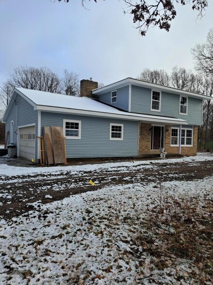 1162 S Brooks Rd, Muskegon, MI 49442