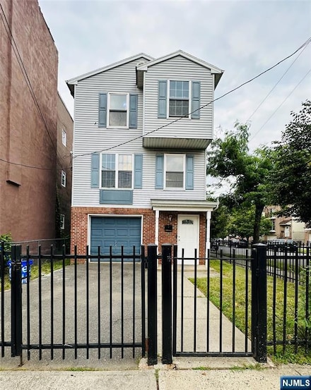 16-18 Kent St, Newark, NJ 07108