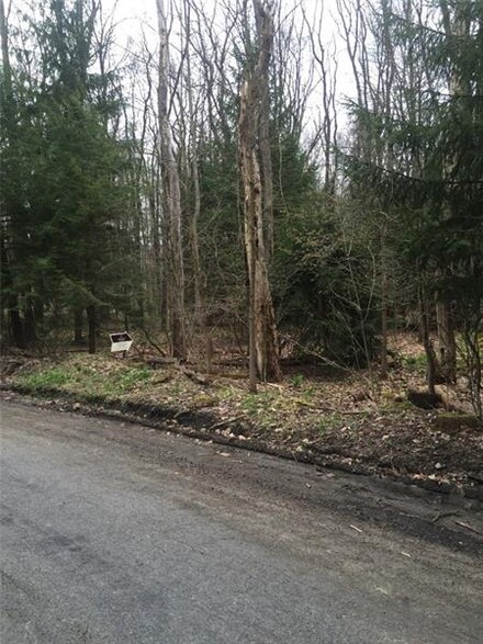 EVERGREEN Lane, Mt. Pleasant Township - Wml, PA 15610