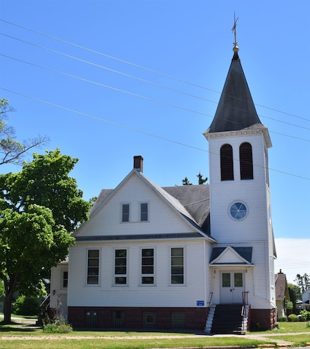 326 Washington Ave, Washburn, WI 54891