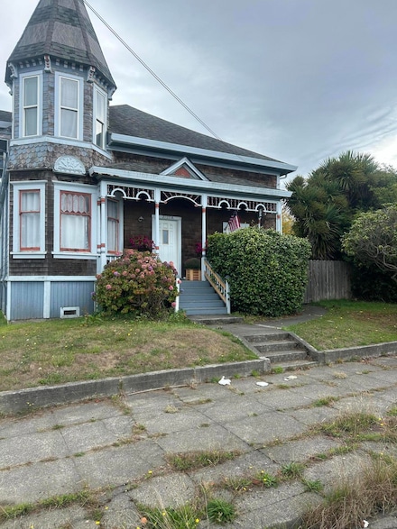 2105 A St, Eureka, CA 95501