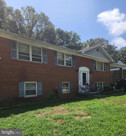 5809 Garden Dr, Clinton, MD 20735