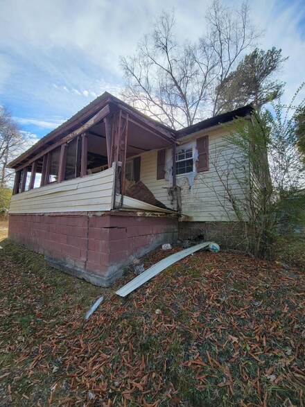 56 Lucy Dr, Chickamauga, GA 30707