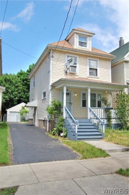 2228 South Ave, Niagara Falls, NY 14305