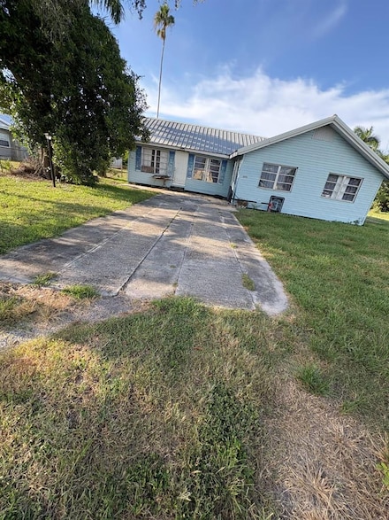 1295 Hookers Point Rd, Clewiston, FL 33440