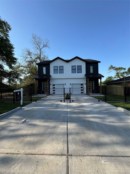 964 Lucky St, Houston, TX 77088