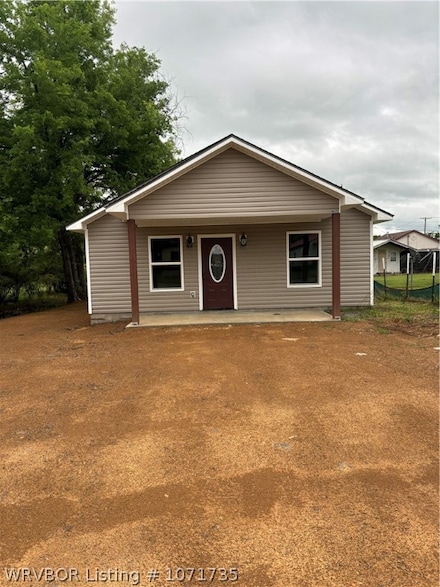 304 Pearl St, Poteau, OK 74953