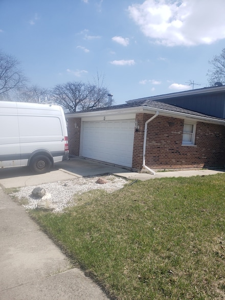 3 Rich Ct, Park Forest, IL 60466