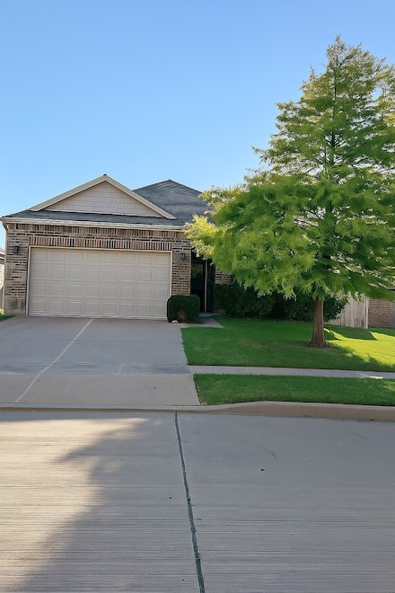 10233 Pyrite Dr, Fort Worth, TX 76131