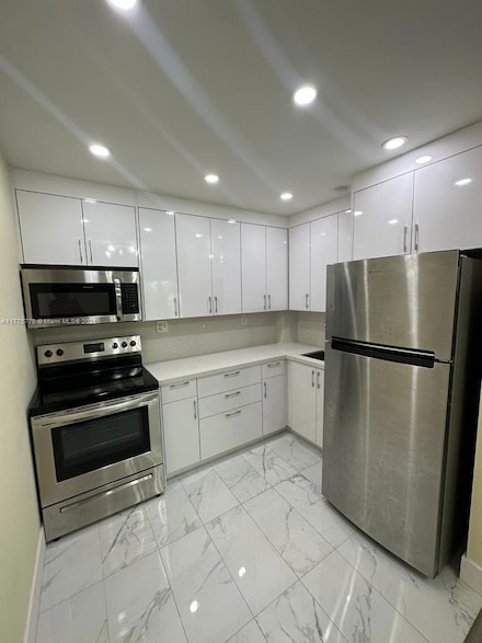 8950 NE 8th Ave Unit 403, Miami, FL 33138