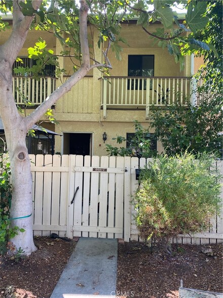 8105 Canby Ave Unit 2, Reseda, CA 91335
