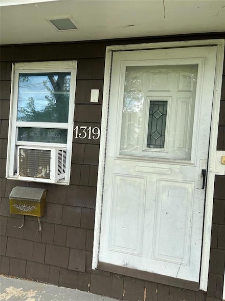 1319 E 9th St, Des Moines, IA 50316