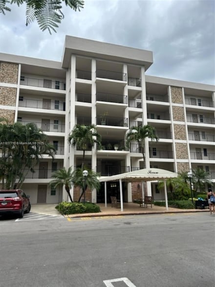 2801 N Palm Aire Dr Unit 607, Pompano Beach, FL 33069